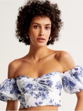 NWT Abercrombie & Fitch White Crop Top with Blue Floral Print S